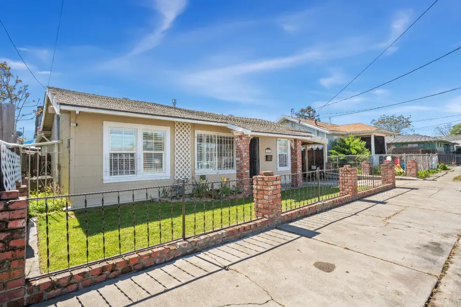 307 W 19th Street, Antioch, CA 94509 - #2