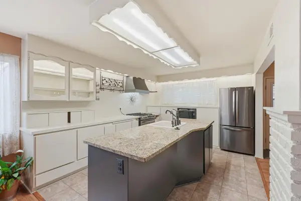 1623 Sandalwood Drive, Modesto, CA 95350