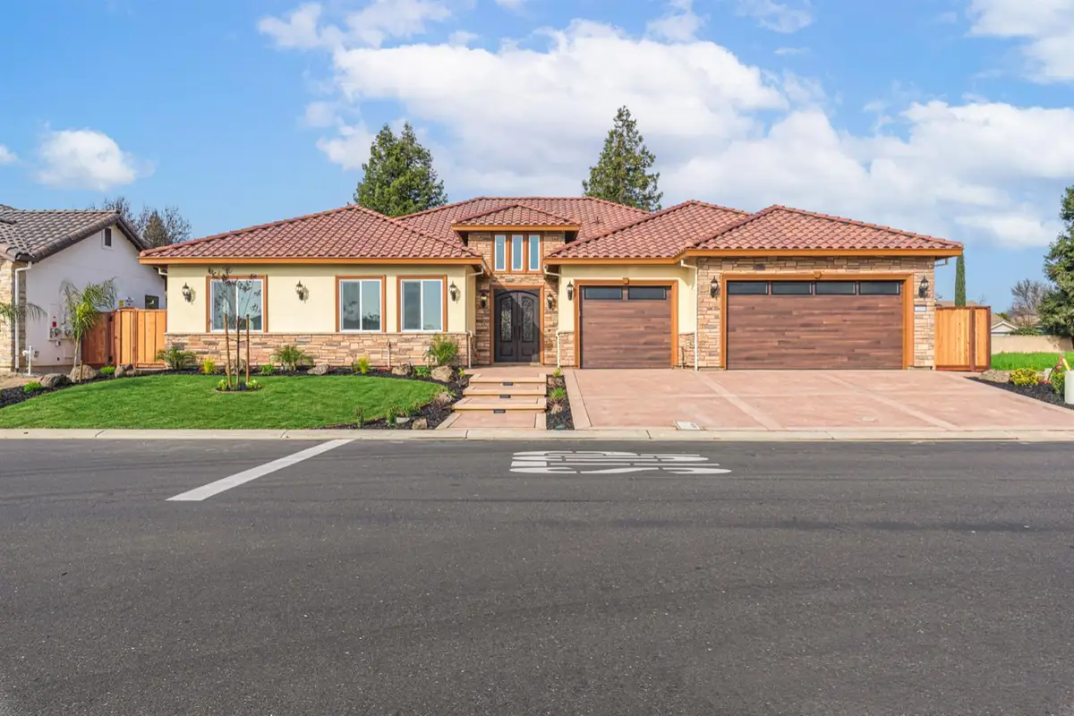 2009 Robin Hood Lane, Merced, CA 95340 - #1