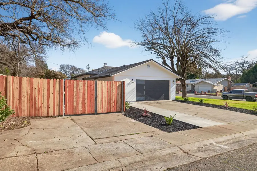 2546 El Vita Way, Carmichael, CA 95608 - #2