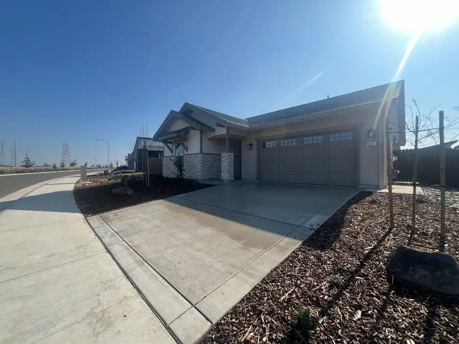 9001 Elliott Springs Drive, Elk Grove, CA 95624 - Image #3
