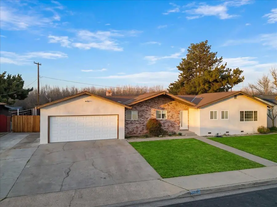 2213 Evelle Lane, Turlock, CA 95380 - #3