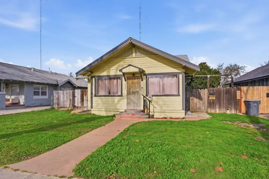 925 W 21st Street, Merced, CA 95340 - #2