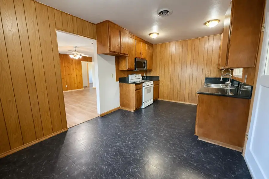 1123 Sutter, Modesto, CA 95351 - #2