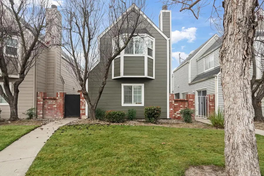 412 Golf Circle #E, Manteca, CA 95337 - #2