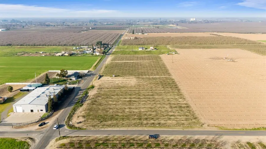 14926 Peach Avenue, Livingston, CA 95334 - #2