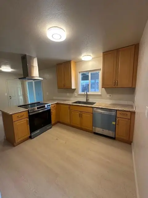 9314 Cherbourg Way, Stockton, CA 95210 - Image #3