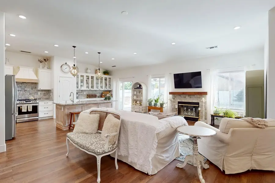 1876 Mccune Ave, Yuba City, CA 95993 - #3