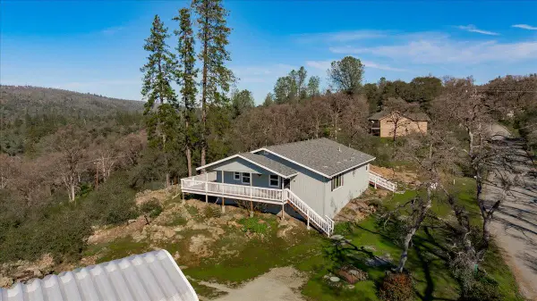 10596 Oak Drive, Grass Valley, CA 95949