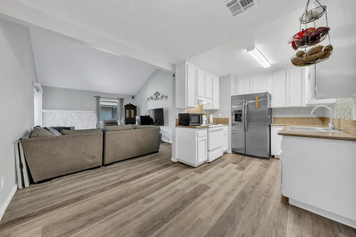 7283 Florin Mall Drive #6, Sacramento, CA 95823 - Image #1