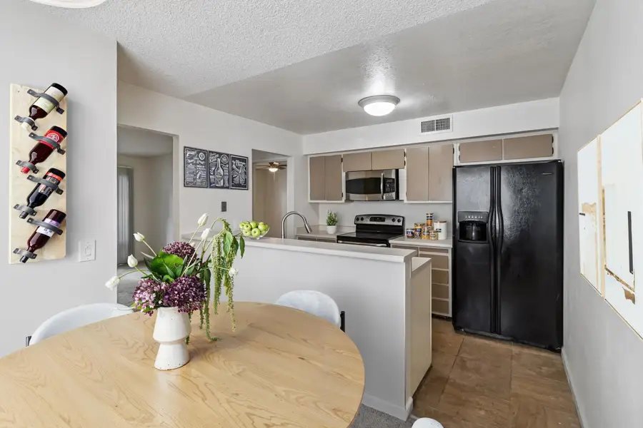 750 Del Verde Circle #6, Sacramento, CA 95833 - #3