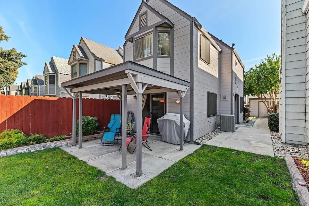 427 Golf Cir West, Manteca, CA 95337 - #1