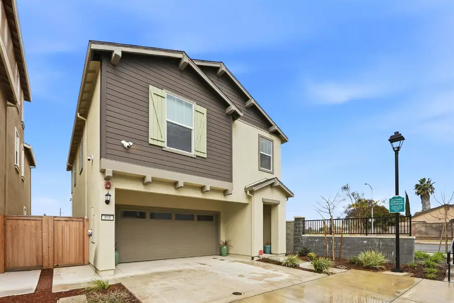 898 Lake Park Circle, Galt, CA 95632 - #2