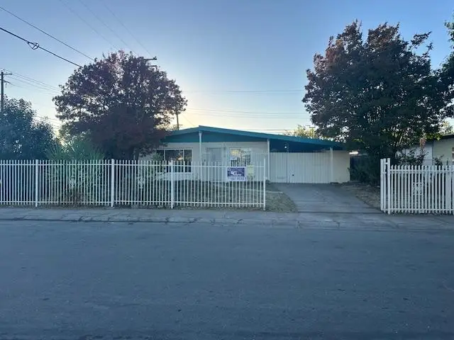 5504 55th Street, Sacramento, CA 95820 - #2