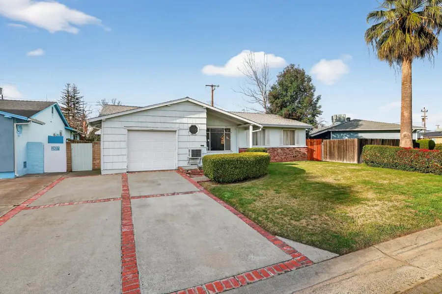 2113 Yorkshire Road, Sacramento, CA 95815 - Image #2