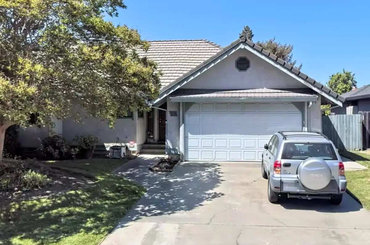98 Las Positas Circle, Sacramento, CA 95831 - #1