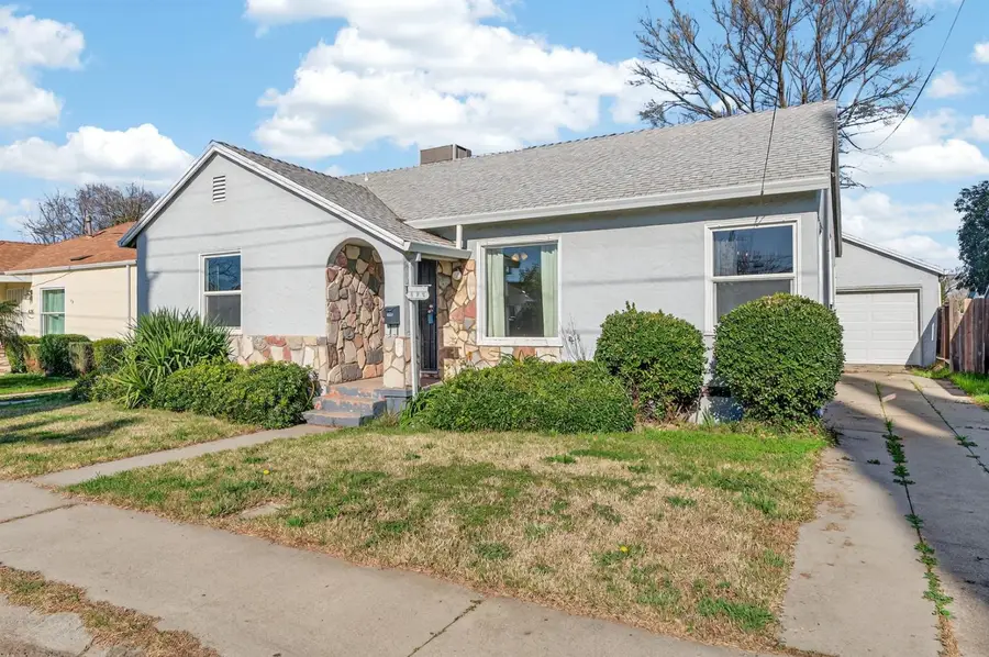 629 Brooks Avenue, Yuba City, CA 95991 - #2