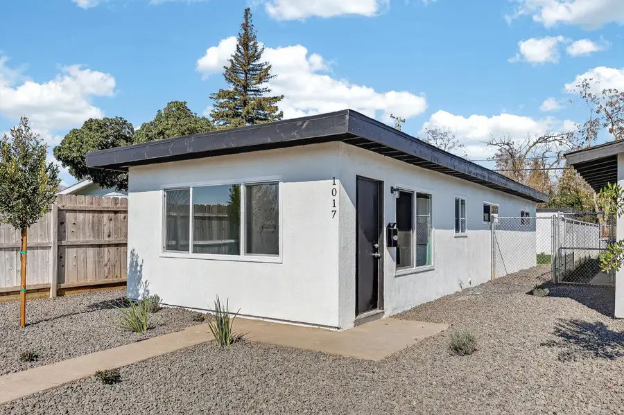 1013 W Santa Fe Avenue, Merced, CA 95340 - #2