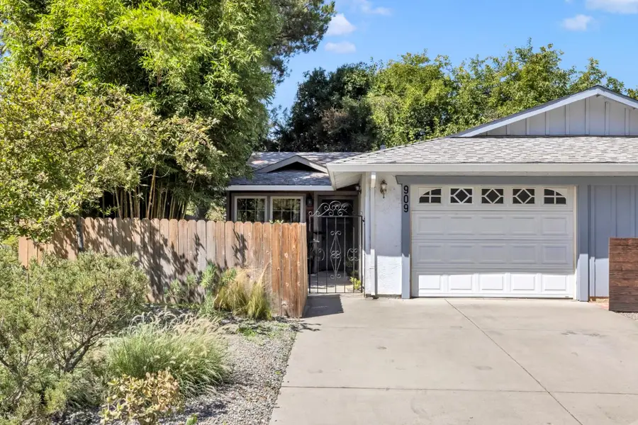 909 Bienville Street, Davis, CA 95616 - #2