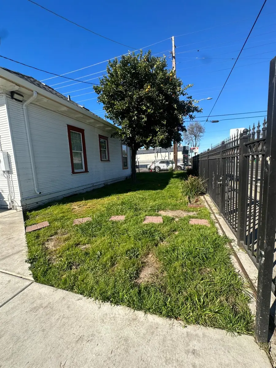 446 E Anderson Street, Stockton, CA 95206 - #3