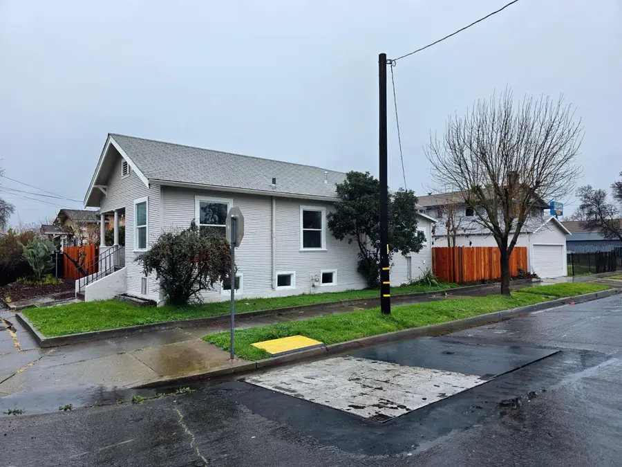 348 W Clay Street, Stockton, CA 95206 - #3