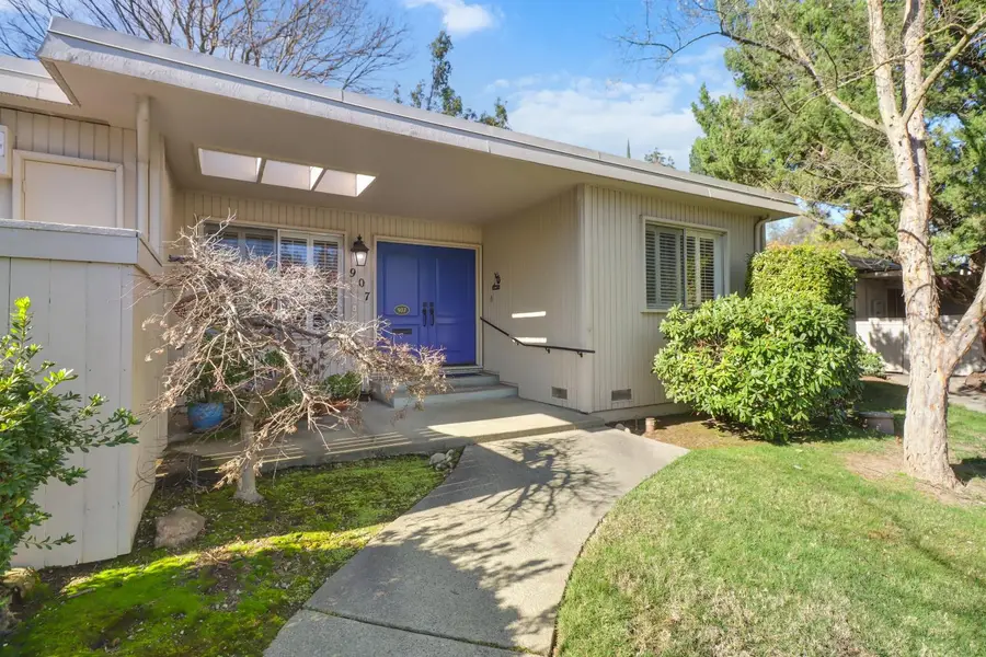 907 Commons Drive, Sacramento, CA 95825 - #2