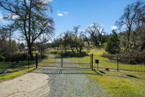 12463 Wolf Road, Grass Valley, CA 95949