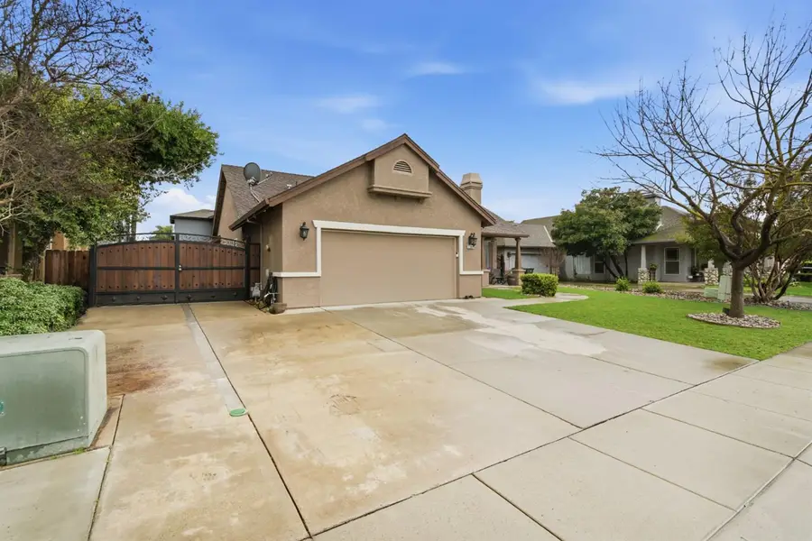 1708 Greenleaf Avenue, Hughson, CA 95326 - #3