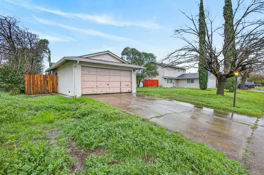 7229 Lawnwood Drive, Sacramento, CA 95828 - #2