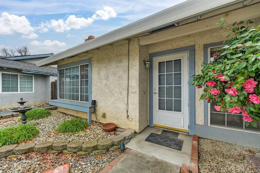 6624 Creekmont Way, Citrus Heights, CA 95621 - #3