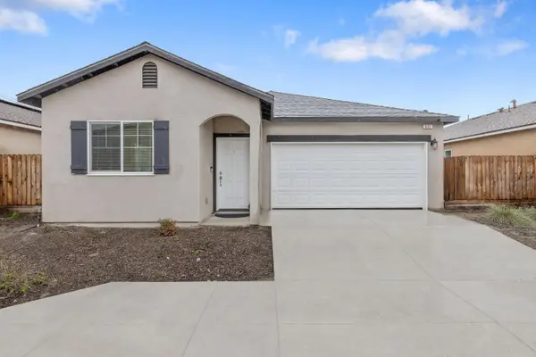 535 Sandtrap Lane, Lemoore, CA 93245