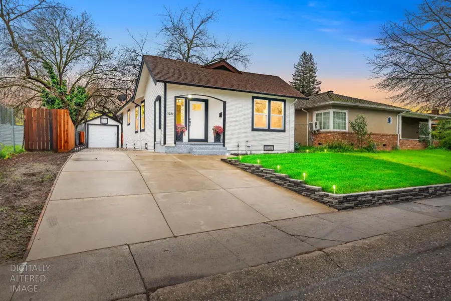 3224 12th Avenue, Sacramento, CA 95817 - #2