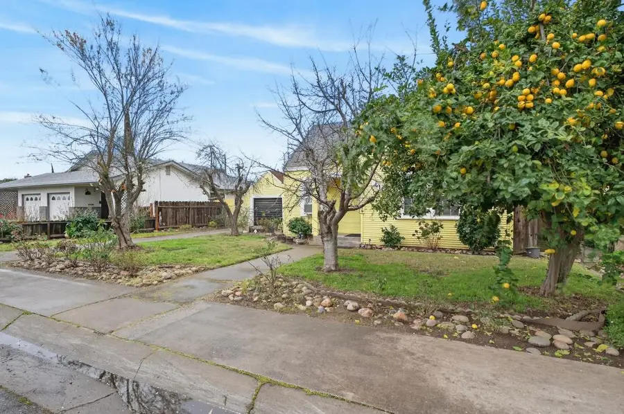 416 Concord Street, Lodi, CA 95240 - #3