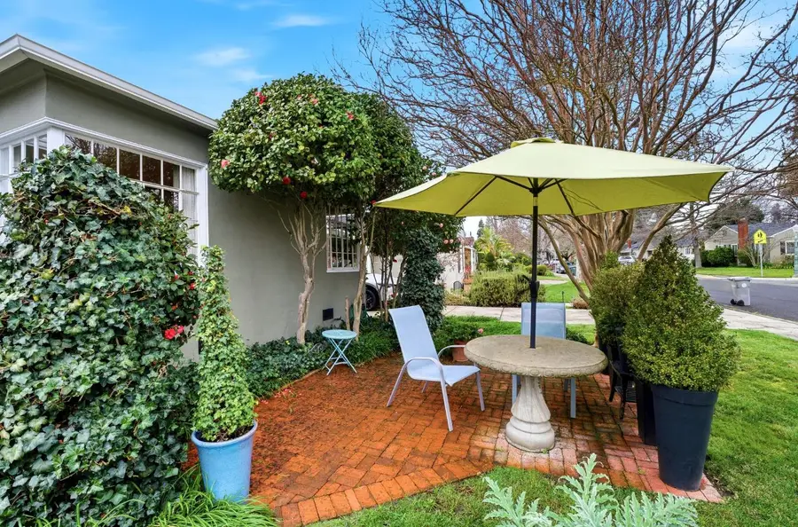 1058 Perkins Way, Sacramento, CA 95818 - #3