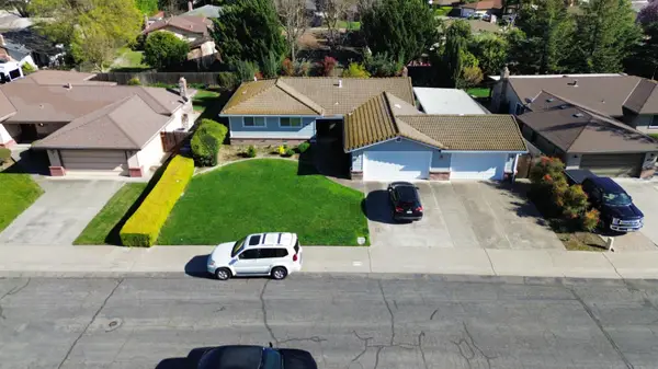 6815 Antigua Way, Sacramento, CA 95831