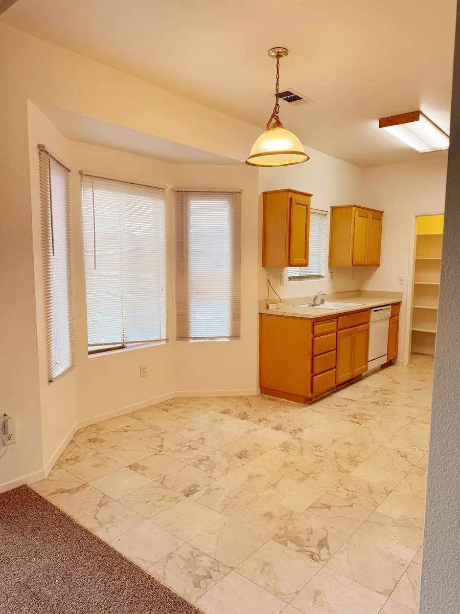 747 Windsor Court, Los Banos, CA 93635 - #3