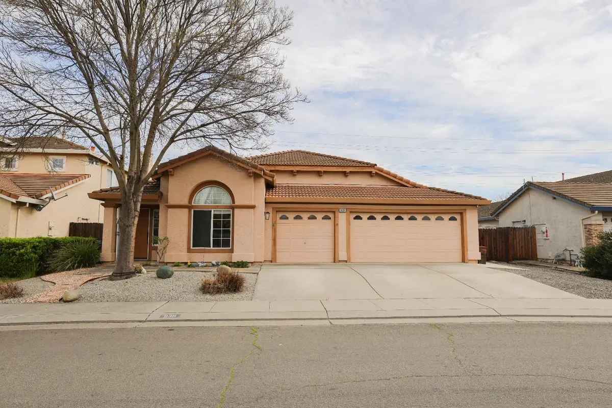 939 Witham Drive, Woodland, CA 95776 - #1