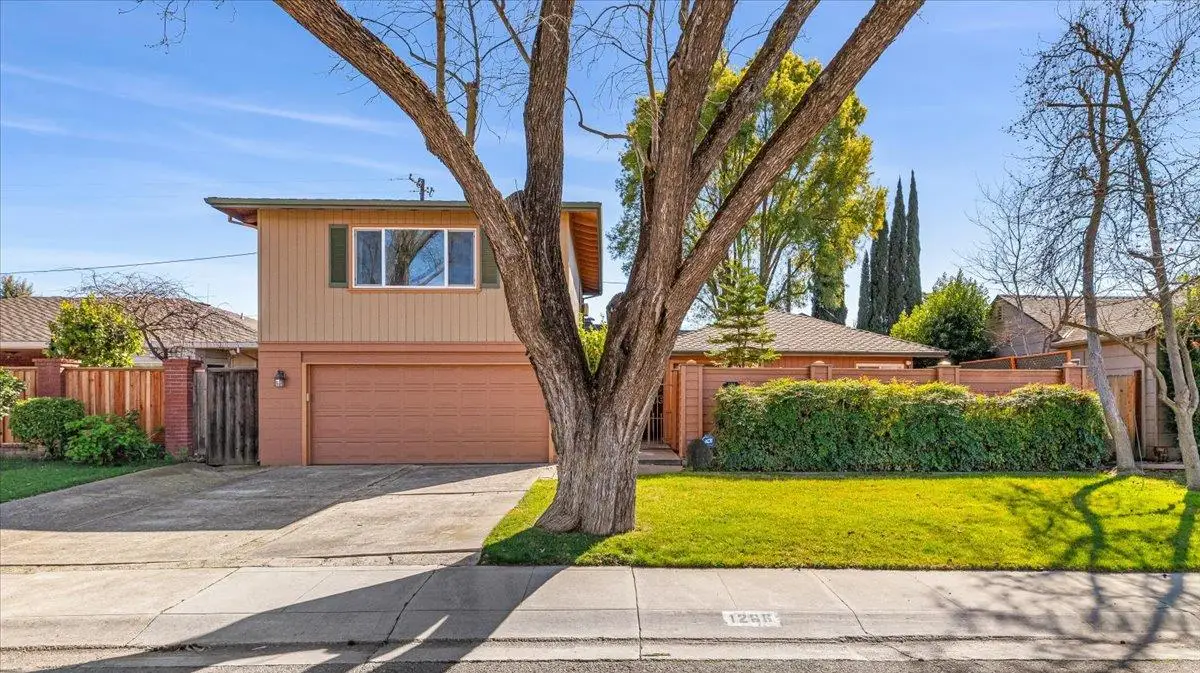 1266 W Mariposa Avenue, Stockton, CA 95204 - #1