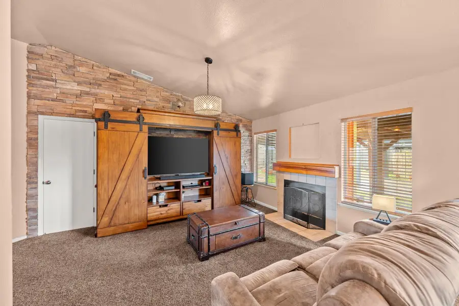 1810 Whispering Oaks Drive, Yuba City, CA 95991 - #2