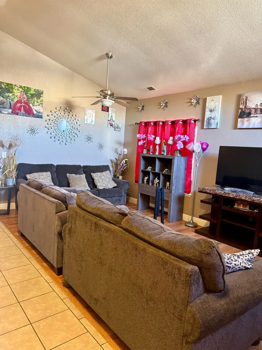 1363 Merganser, Newman, CA 95360 - #3