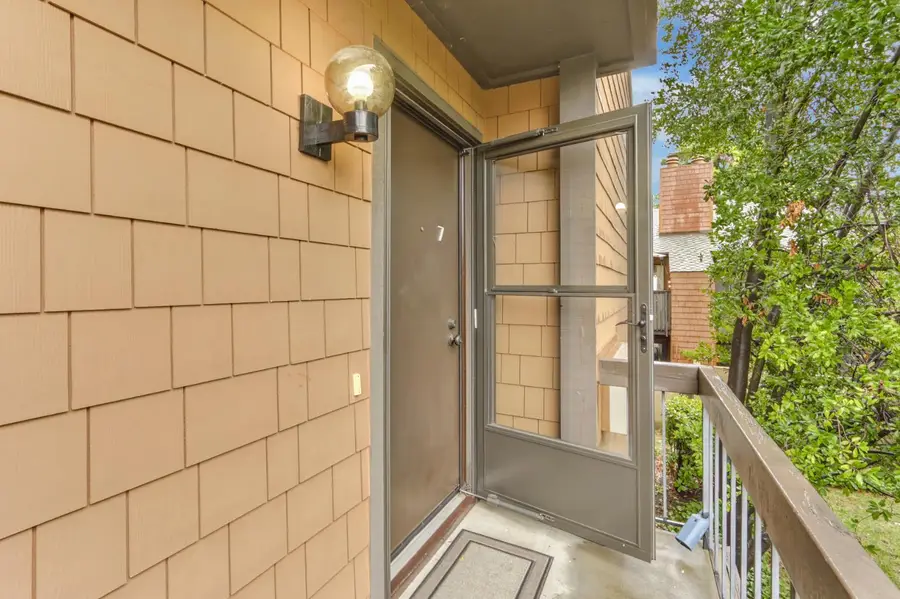 820 Woodside Lane #7, Sacramento, CA 95825 - #2