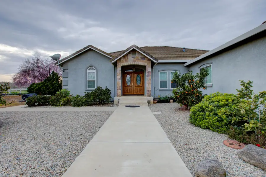 18413 Sycamore Avenue, Patterson, CA 95363 - #3