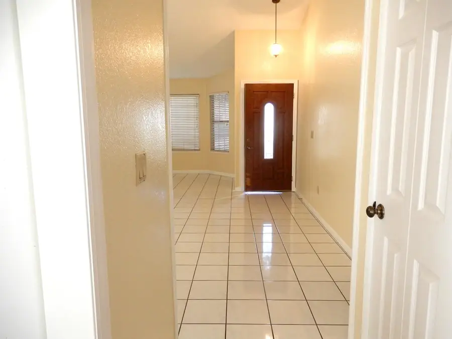 4704 Pretentious Way, Sacramento, CA 95842 - #2