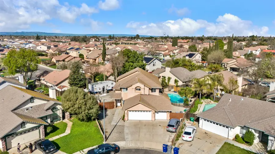 708 Coastal Court, Los Banos, CA 93635 - #2