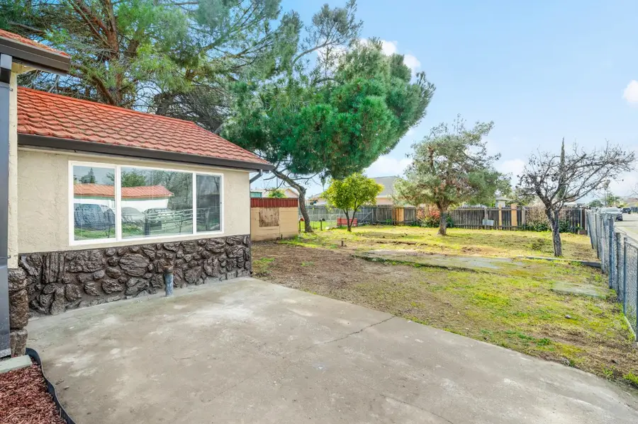 8024 33rd Avenue, Sacramento, CA 95824 - #3