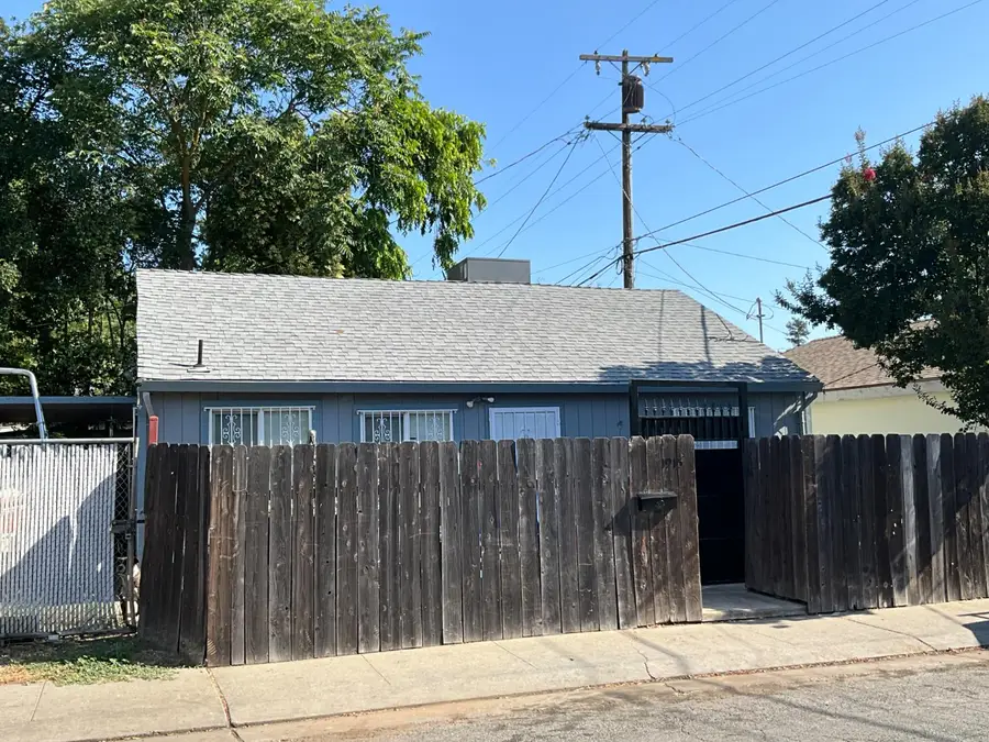 1702 Sunnyside Avenue, Stockton, CA 95205 - #2