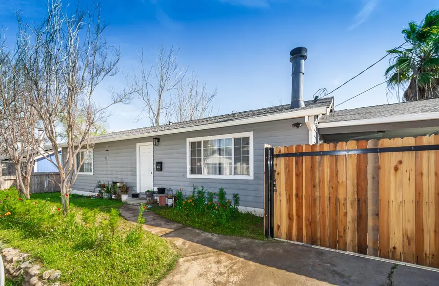 2616 Selma, Sacramento, CA 95815 - #3
