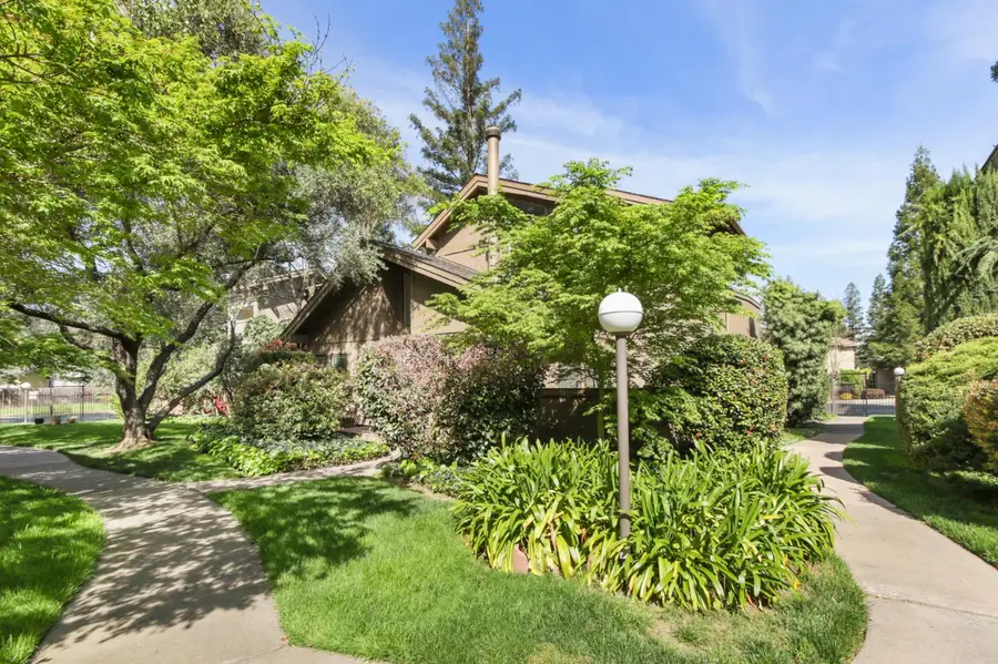 5902 Oak Avenue, Carmichael, CA 95608 - #2