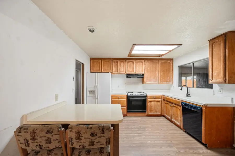 1244 W J Street, Oakdale, CA 95361 - #2