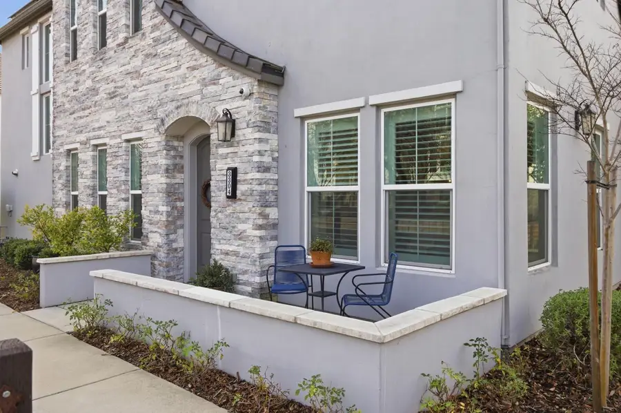3304 Crocker Drive, Sacramento, CA 95818 - #3